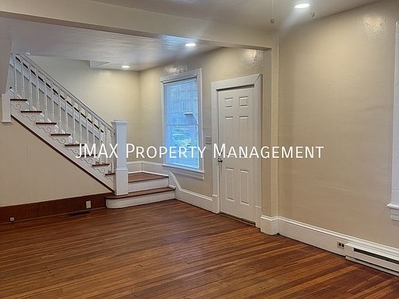 2nd image of 630 Murray Ave SE