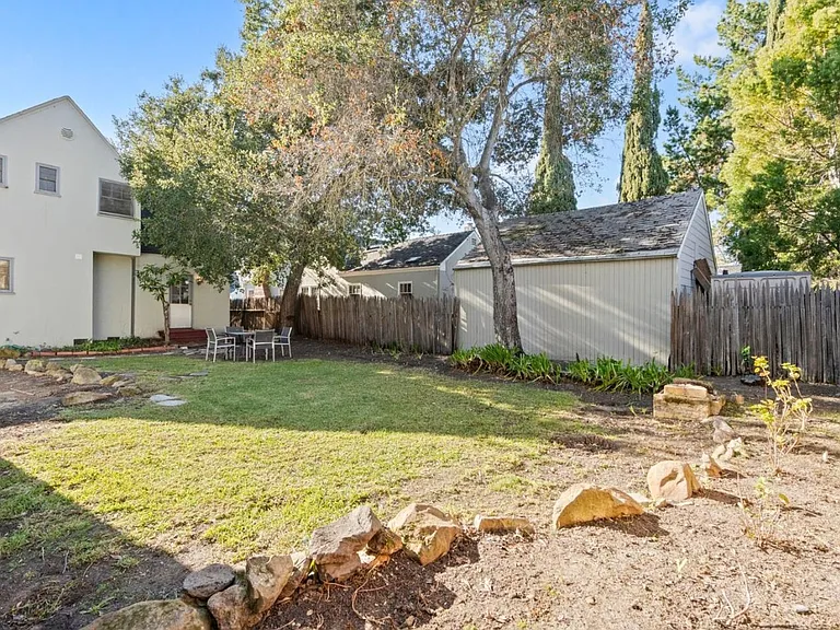 2351 Ramona St — Photo 29
