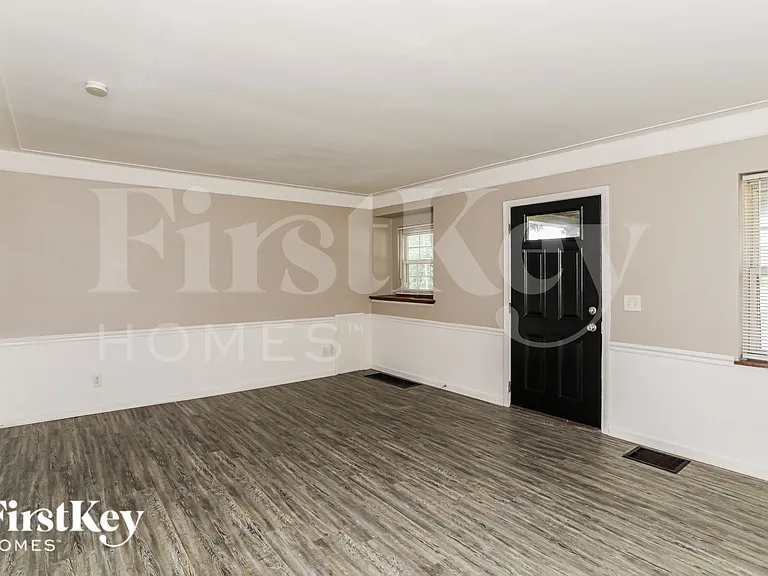 1017 N Bend Rd — Photo 5