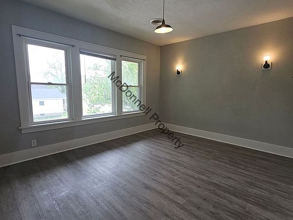 3rd image of 2042-2046 W 4th St #4