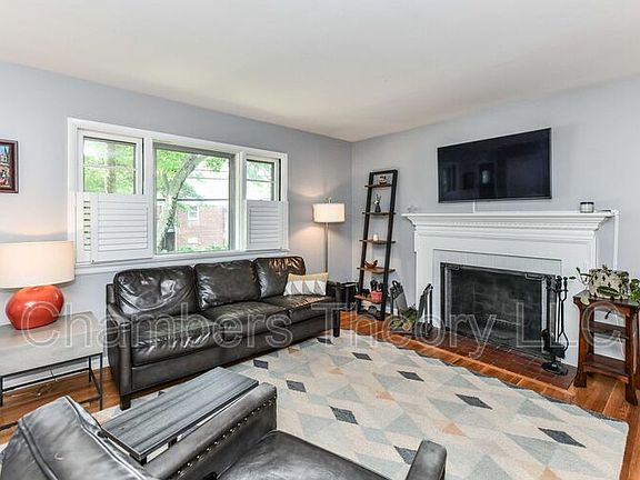 2nd image of 530 Greenwich St