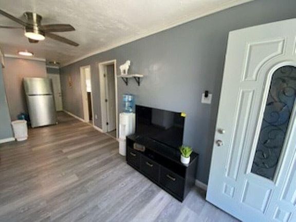 3rd image of 100 E Bissell St