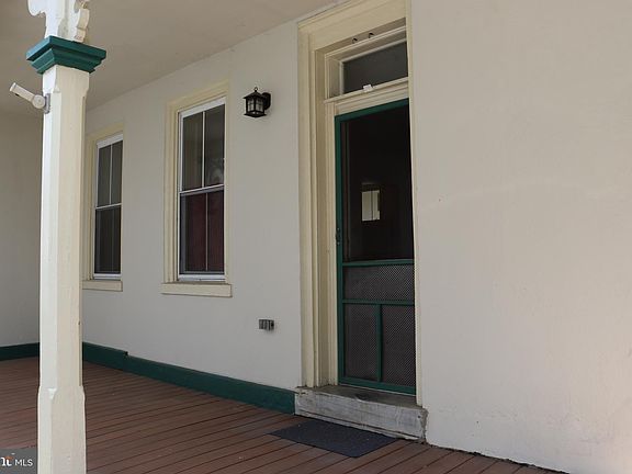 5th image of 421 Lyceum Ave #1R