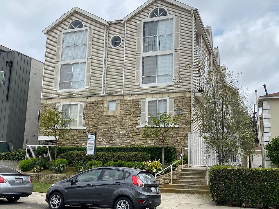 6760 W. 86th Place - Front