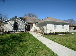 219 Lake View Dr, Montgomery, TX 77356