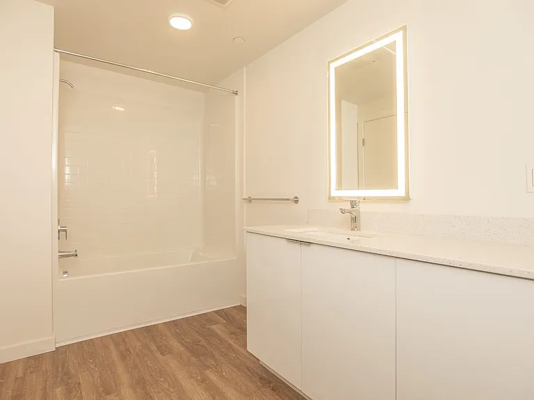 Mossdale Landing - Brand New Apartment Homes — Photo 19