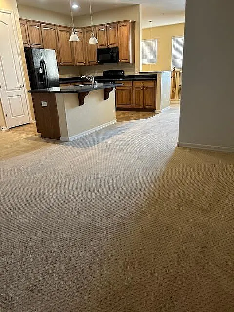 2 bed, 1464 sqft, $1,975 — Photo 4