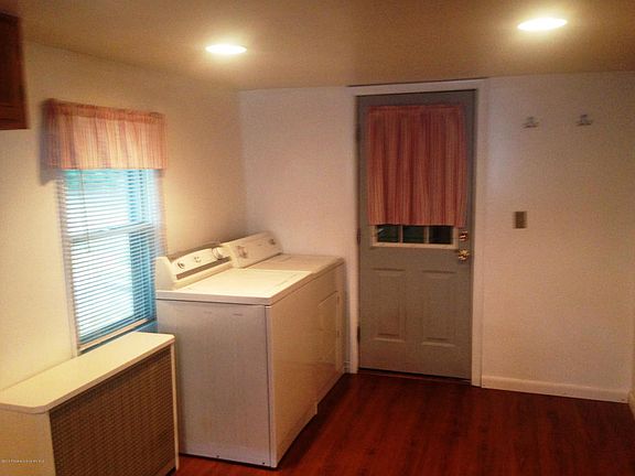 4th image of 605 Sanderson Ave