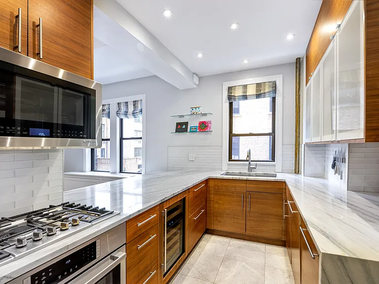300 Riverside Dr #3GH — Photo 6