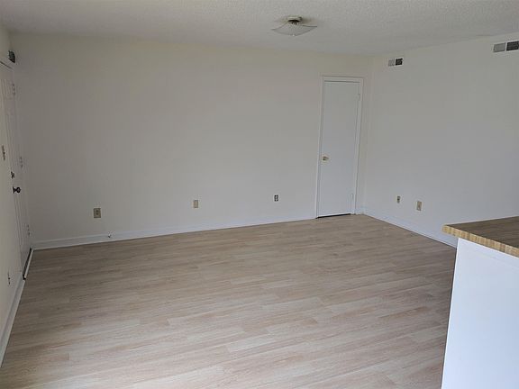 3rd image of 1029 W 37th St APT B