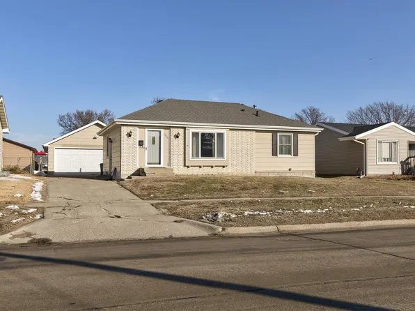 2024 N 4th Ave E, Newton, IA 50208