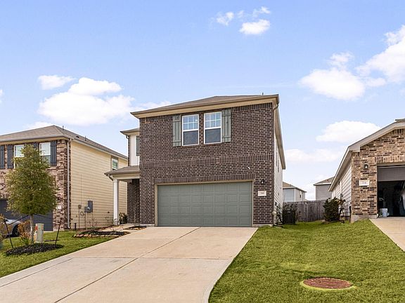 3rd image of 718 Amesbury Rd