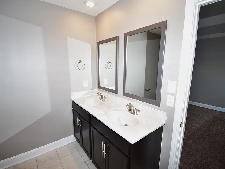 207 Geneva Ln — Photo 24