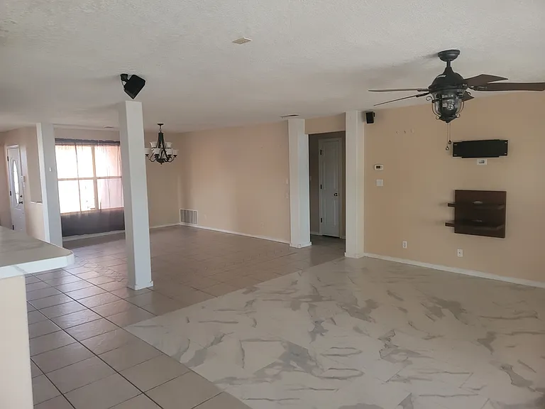 7142 Raleigh Hills Dr NE — Photo 8