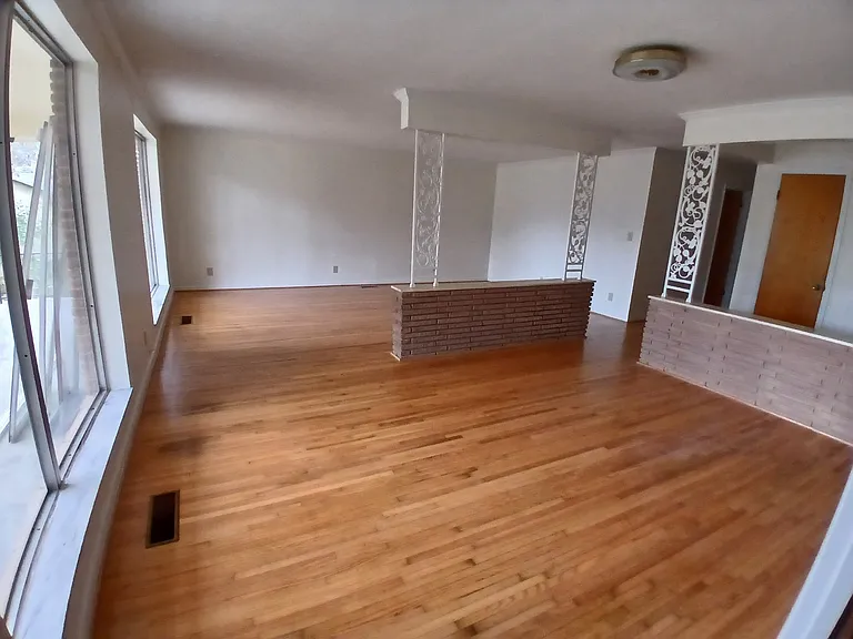 500 Springhill Dr NE — Photo 12