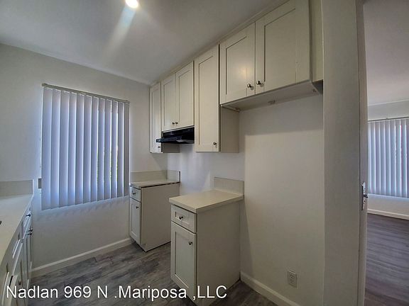 5th image of 969 N Mariposa Ave APT 12