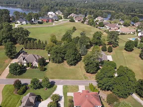 2nd image of 1 Peninsula Dr
