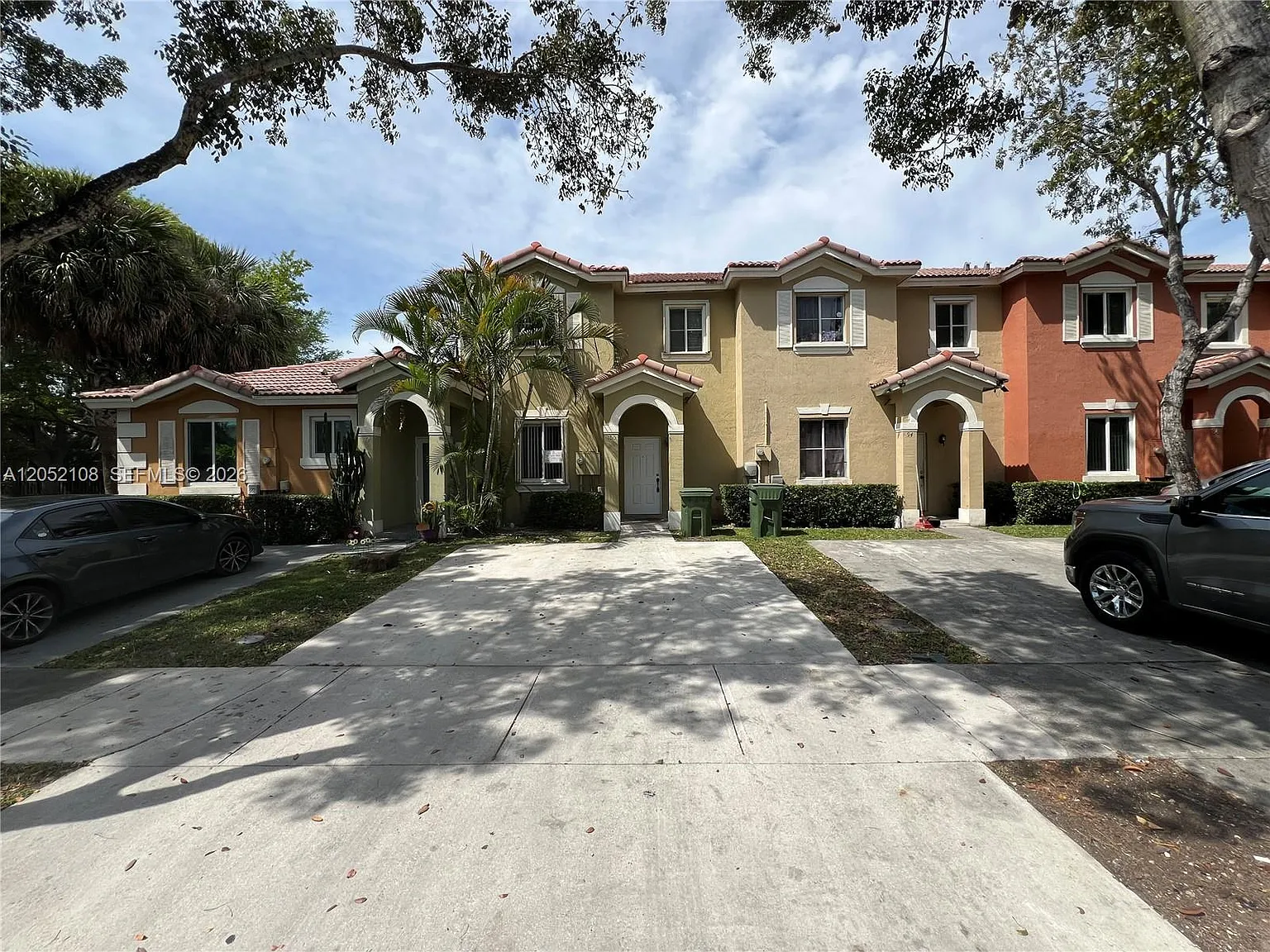 Mowry Villas — Photo 2