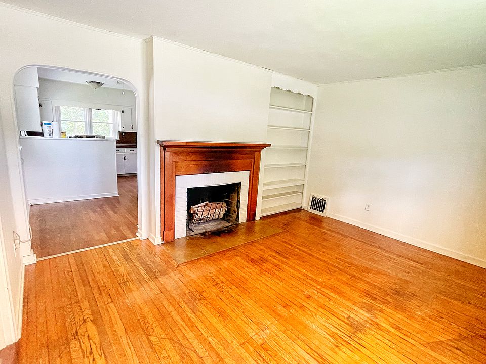 1st image of 135 Barnard Ave