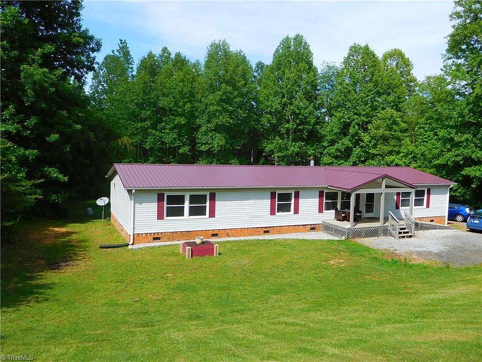 1st image of 3913 Meadow Ln