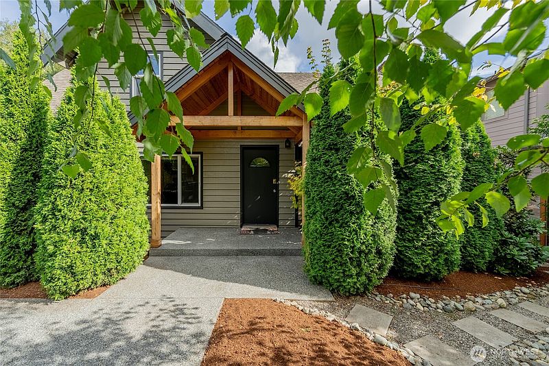 2nd image of 20006 68th Avenue NE