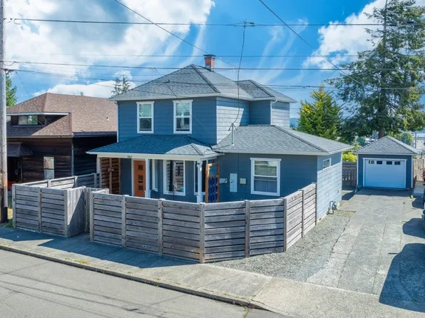 662 S 11th St, Coos Bay, OR 97420