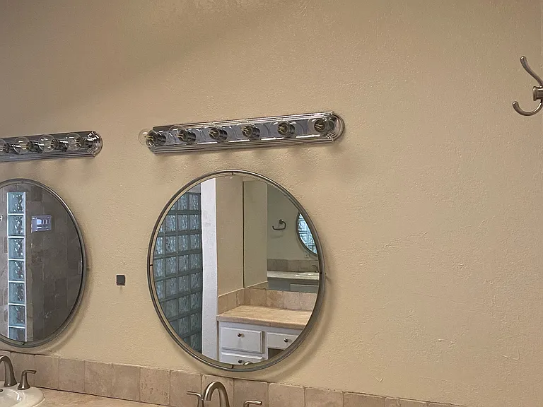 1010 E Kaler Dr — Photo 17