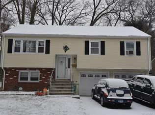 16 Beau St, Norwalk, CT 06850