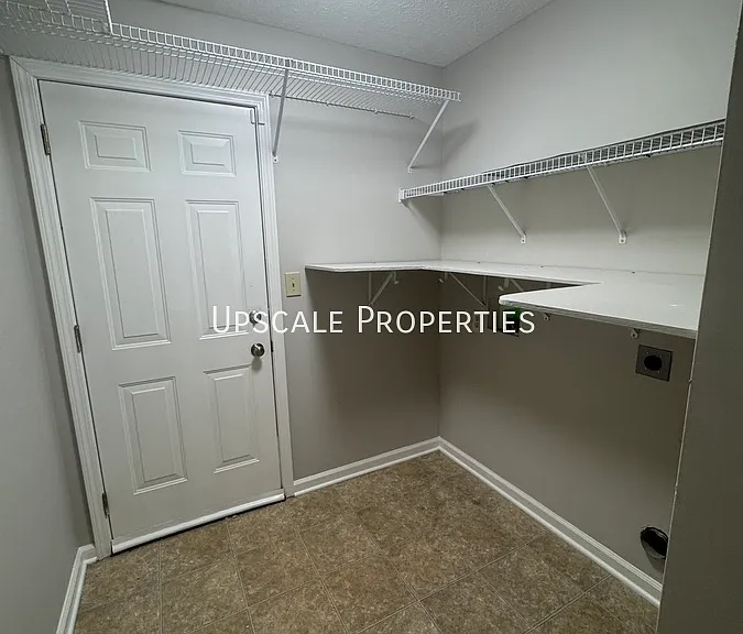 3009 Roundway Down Ln — Photo 13