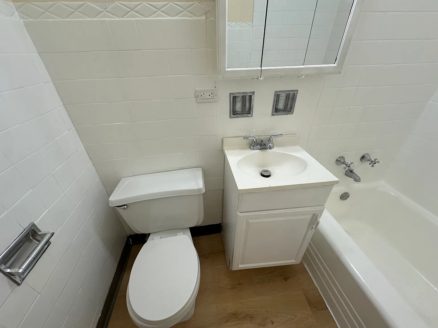 1 bed, 1000 sqft, $1,100 — Photo 4