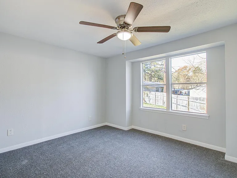 13419 Commander Cir — Photo 15