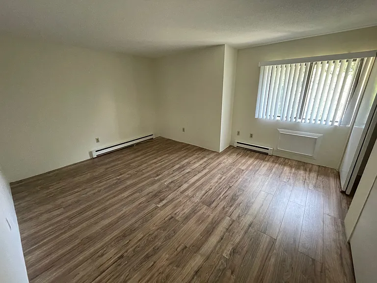 491 W Central St #B11 — Photo 12