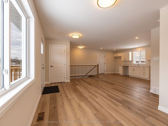 2nd image of 201 Talon Cres S