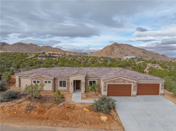1025 N Juniper Hills Ct, Kingman, AZ 86409