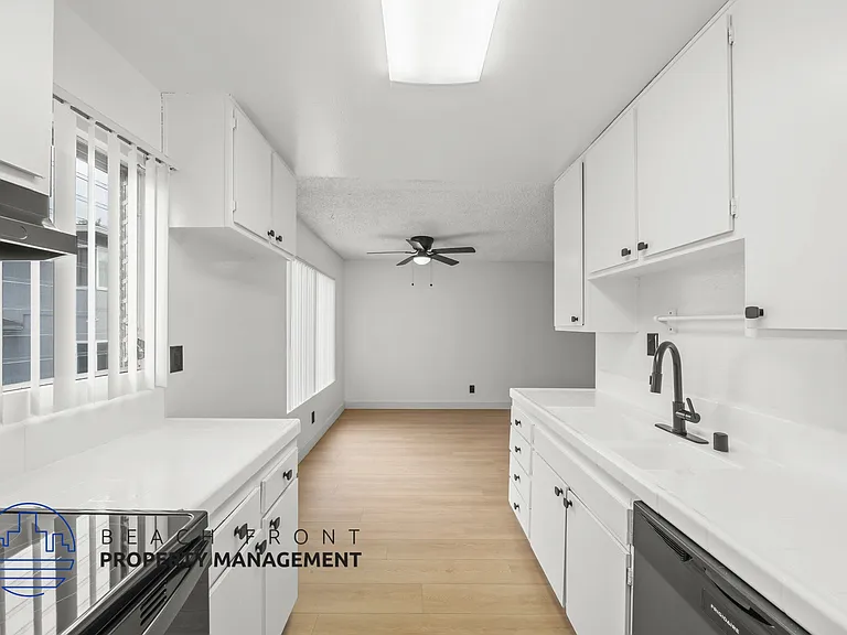 925 N. Inglewood Ave. — Photo 6