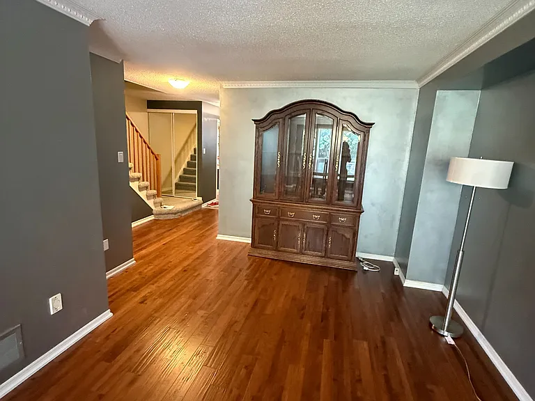 10 Bassett Blvd #115 — Photo 7