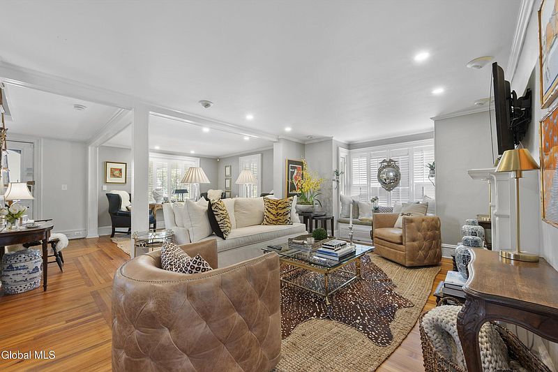 3rd image of 20 Mitchell Street