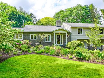 313 Pelham Rd, Rochester, NY, 14610