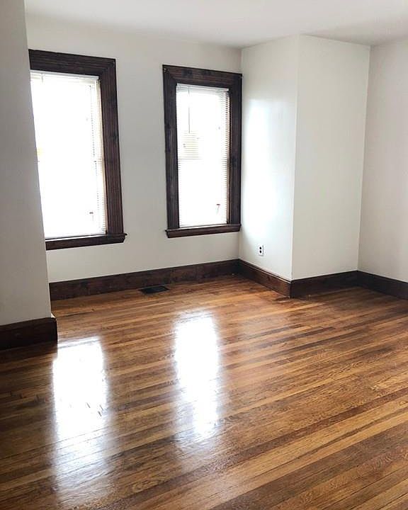 1st image of 6 Spencer St #1