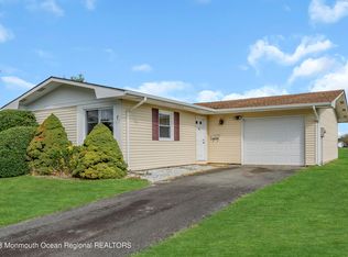 7 Whitman St, Brick, NJ 08724