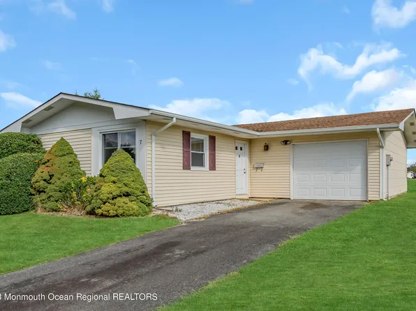 7 Whitman Street, Brick, NJ 08724