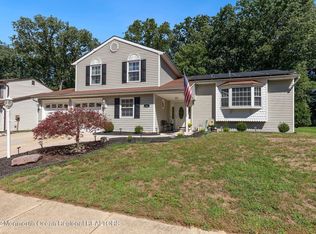13 Deer Hollow Dr, Howell, NJ