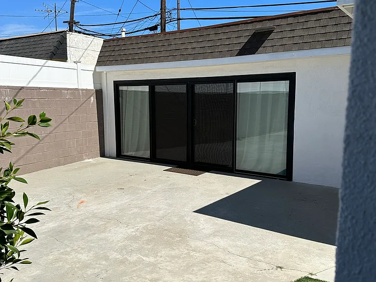 8528 Tweedy Ln — Photo 1