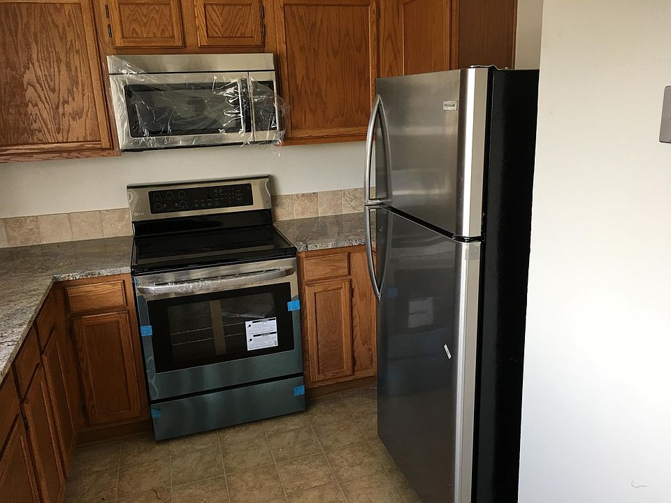 2nd image of 919 Ramblewood Dr