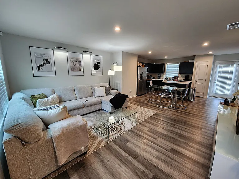 6816 Ludell Ln — Photo 2