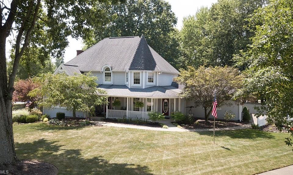 1st image of 1702 Rosewood Dr