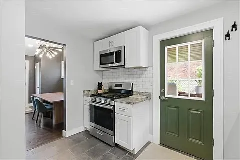 3384 Columbia Dr — Photo 5