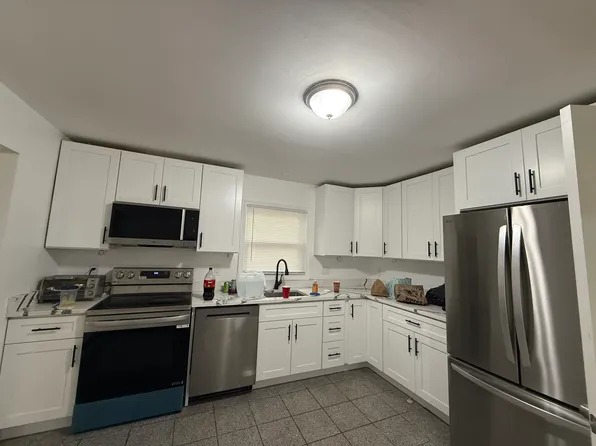 141 Nancy Dr, Bridgeport, CT 06604