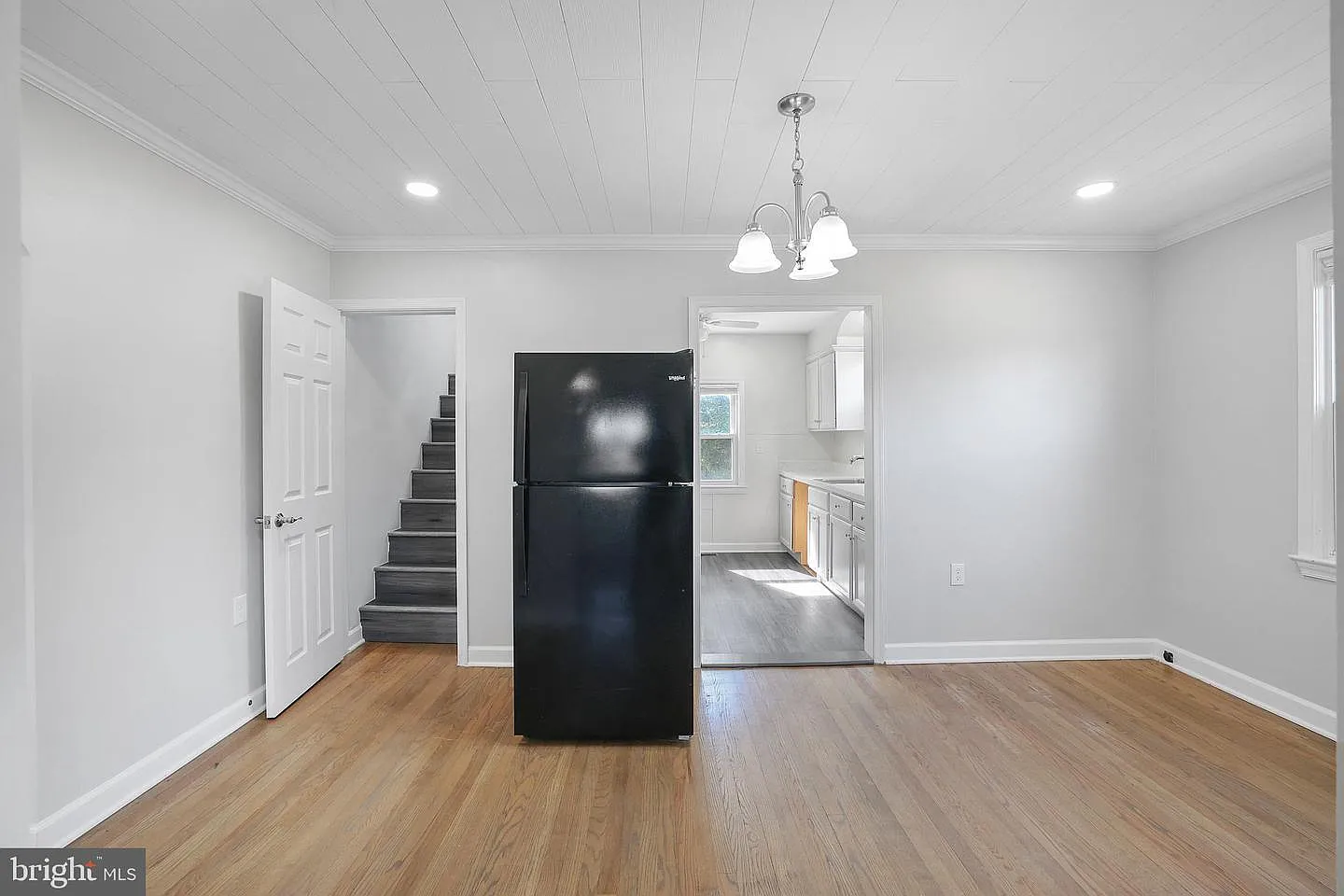 4 bed, 2190 sqft, $3,900 — Photo 3