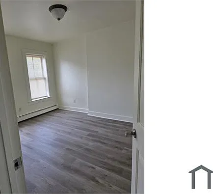 3 bed, $2,200 — Photo 2